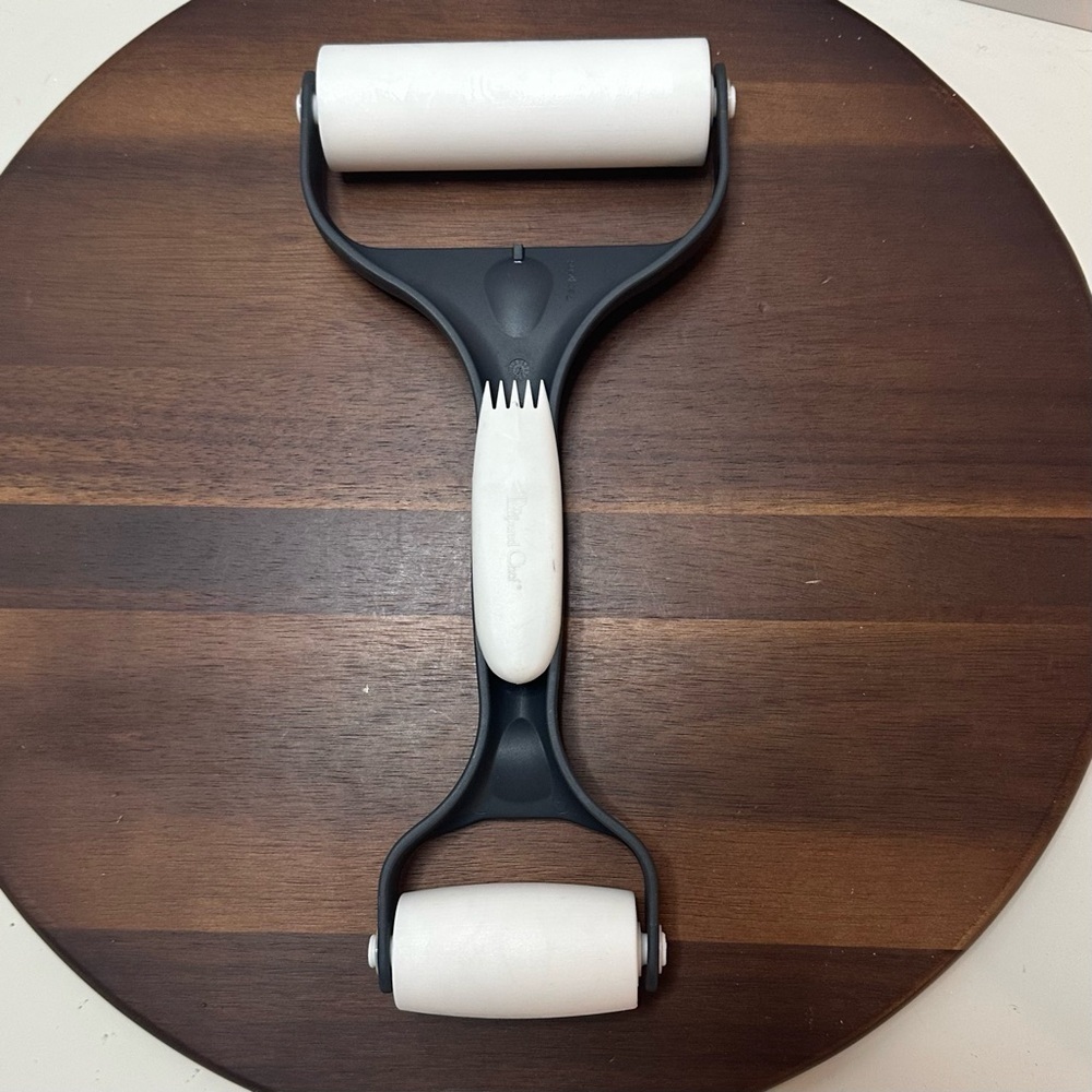 Pampered Chef #1485 Double Ended Baker's Pastry Roller